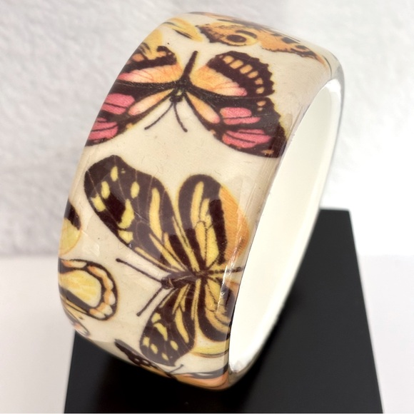 Bangle Butterfly Bracelet Lucite Acrylic With Colorful Butterflies - Picture 1 of 11